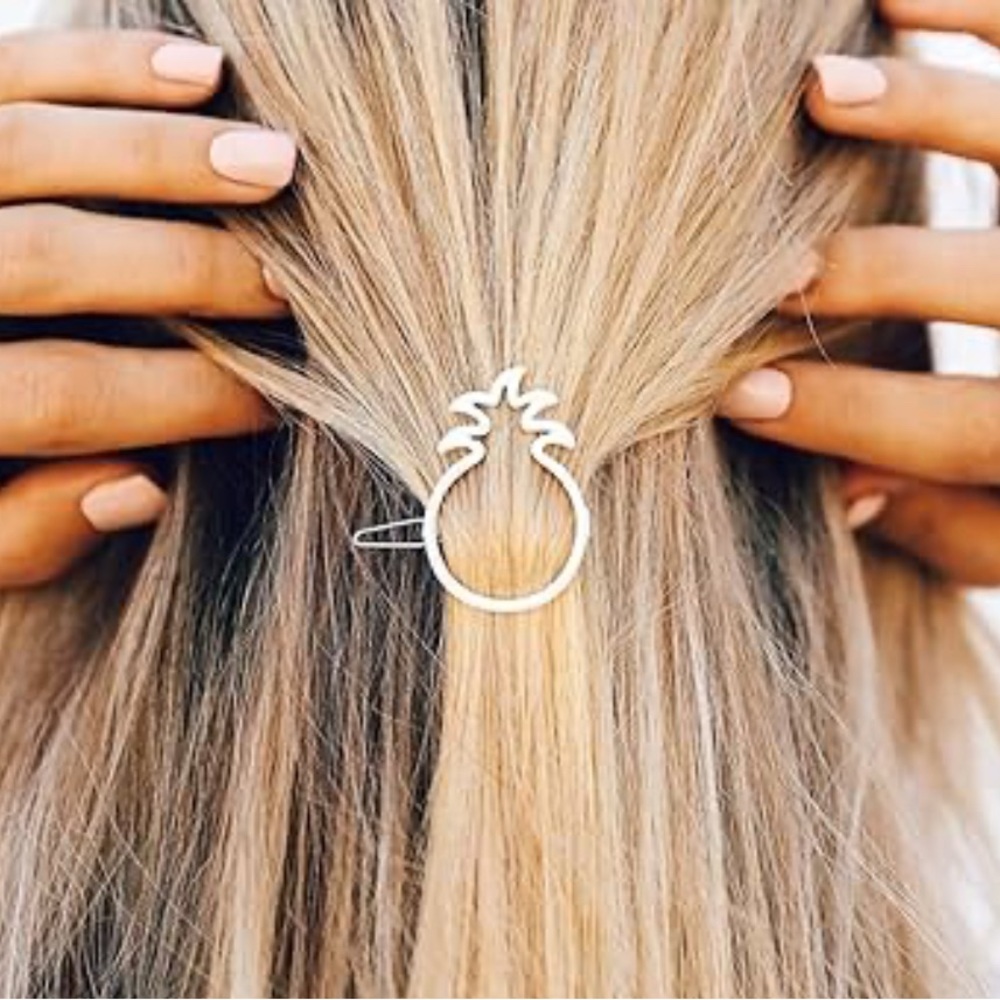 NWT Pura Vida pineapple Hair Clip - White